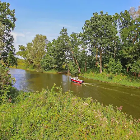 Semesterbostad 1 Bedroom Lovely In Suedmueritz Vipperow