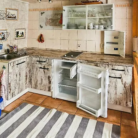 1 Bedroom Lovely In Suedmueritz Vipperow